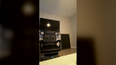 papimaikol020 online show from April 2026 04:48:01 PM