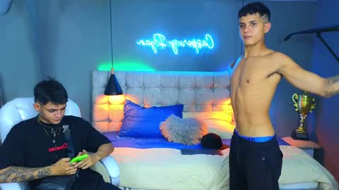 Snapshot of paradise_boy_s chatting on December 2024 11:43:02 PM Ryan And Casper online show from December 2024 11:43:02 PM