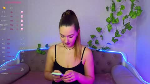 Allie  Alex Thumbs up if you like us online show from December 2024 03:48:02 AM