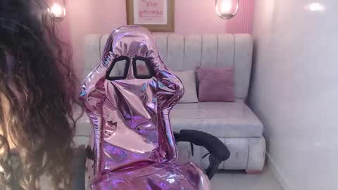 Snapshot of paris_1sub chatting on January 2025 11:34:02 PM Paris 1sub online show from January 2025 11:34:02 PM