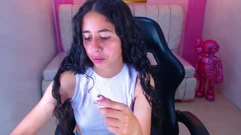 Snapshot of paris_1sub chatting on September 2025 12:48:01 PM Paris 1sub online show from September 2025 12:48:01 PM