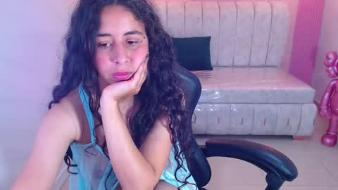 Snapshot of paris_1sub chatting on October 2025 02:19:01 PM Paris 1sub online show from October 2025 02:19:01 PM