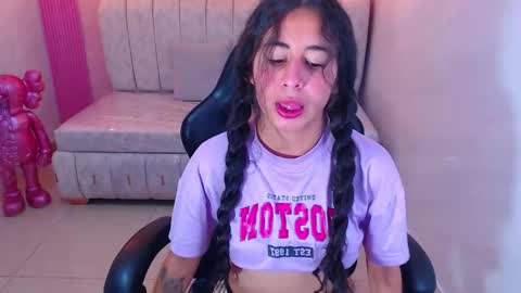 Snapshot of paris_1sub chatting on November 2025 01:12:02 PM Paris 1sub online show from November 2025 01:12:02 PM