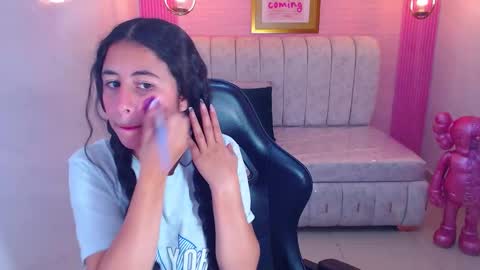 Snapshot of paris_1sub chatting on November 2025 01:00:01 PM Paris 1sub online show from November 2025 01:00:01 PM