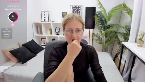 Paris online show from October 2025 09:26:02 PM