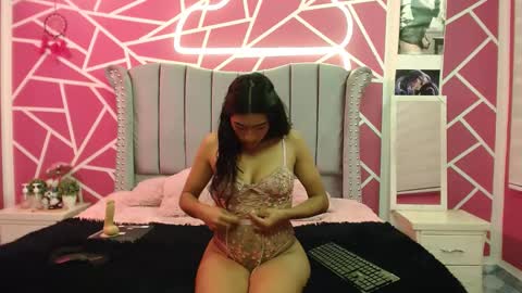 Snapshot of paris_hot12 chatting on January 2025 12:58:02 PM paris online show from January 2025 12:58:02 PM