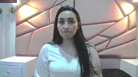 Snapshot of paris_love19 chatting on November 2025 08:15:01 AM kitty online show from November 2025 08:15:01 AM