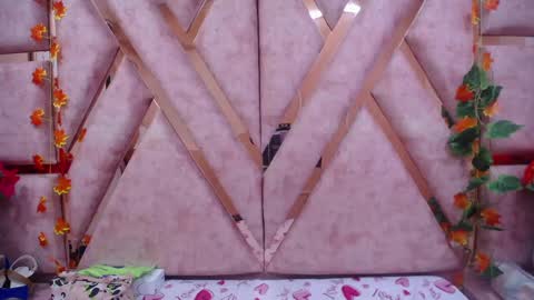 Snapshot of paris_petit chatting on September 2025 08:31:02 PM paris petit online show from September 2025 08:31:02 PM