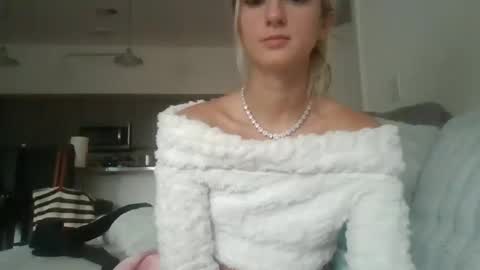 Snapshot of parisbaby2000 chatting on September 2025 01:57:02 PM parisbaby2000 online show from September 2025 01:57:02 PM