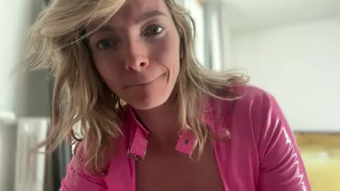 parisianmilf online show from April 2026 04:56:02 PM