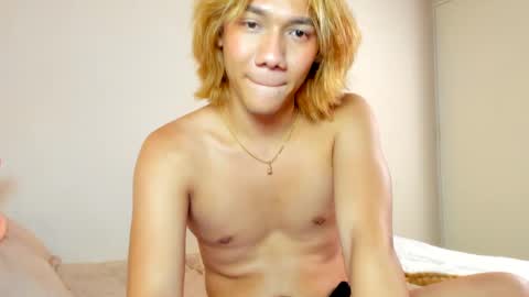Snapshot of parisstone2 chatting on January 2025 02:14:02 AM connie online show from January 2025 02:14:02 AM
