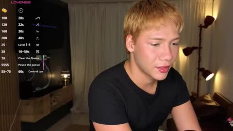 Snapshot of parisstone2 chatting on October 2025 10:43:02 PM connie online show from October 2025 10:43:02 PM