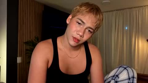 Snapshot of parisstone2 chatting on October 2025 11:27:02 PM connie online show from October 2025 11:27:02 PM