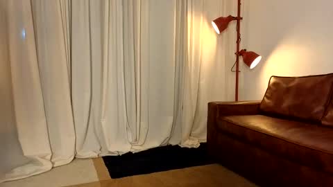 Snapshot of parisstone2 chatting on October 2025 05:20:02 AM connie online show from October 2025 05:20:02 AM