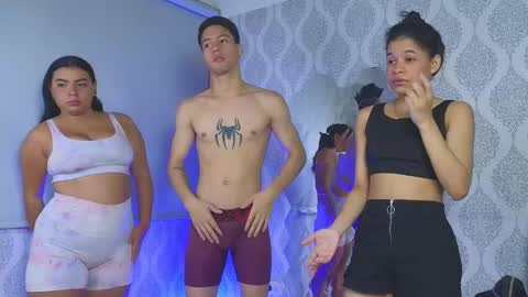 Danna online show from November 2025 01:33:02 PM