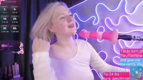 Snapshot of passion_luna chatting on December 2025 11:17:01 AM LunaAlan online show from December 2025 11:17:01 AM