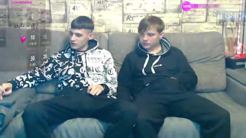 Max tall dark-haired guy with tattoos and Phil blond-haired online show from April 2026 01:12:02 AM