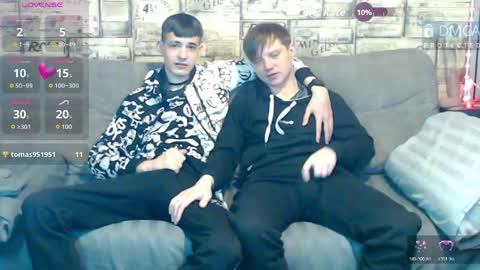 Max tall dark-haired guy with tattoos and Phil blond-haired online show from April 2026 02:13:01 AM