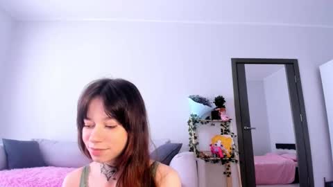 Bella online show from October 2025 03:02:02 AM