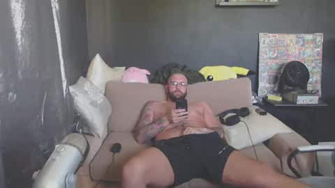Snapshot of patrickmorris92 chatting on April 2026 01:00:02 PM patrickmorris92 online show from April 2026 01:00:02 PM