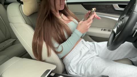 Snapshot of patry333 chatting on October 2025 08:37:01 AM Andreea online show from October 2025 08:37:01 AM