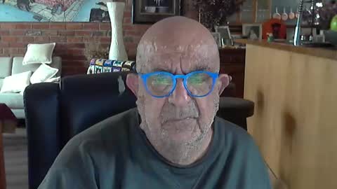 Snapshot of patvac chatting on October 2025 11:44:02 PM patvac online show from October 2025 11:44:02 PM