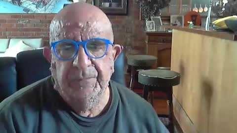 Snapshot of patvac chatting on October 2025 12:42:02 AM patvac online show from October 2025 12:42:02 AM