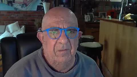 Snapshot of patvac chatting on October 2025 11:38:02 PM patvac online show from October 2025 11:38:02 PM