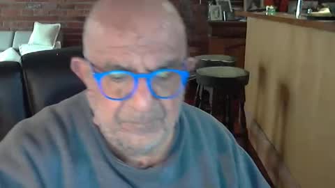 Snapshot of patvac chatting on October 2025 10:15:01 PM patvac online show from October 2025 10:15:01 PM