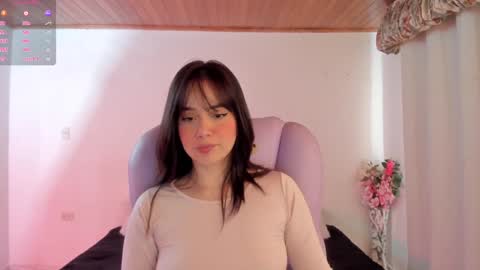 Snapshot of pau_cute chatting on January 2025 03:33:01 PM Sofa online show from January 2025 03:33:01 PM