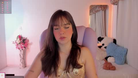 Snapshot of pau_cute chatting on February 2025 04:27:01 AM Sofa online show from February 2025 04:27:01 AM