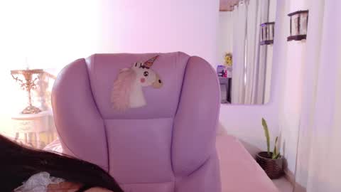 Sofa online show from May 2026 06:37:01 PM
