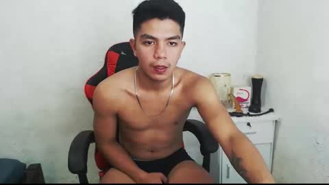 Snapshot of paul968323 chatting on April 2026 05:10:02 PM MrBigPaul online show from April 2026 05:10:02 PM