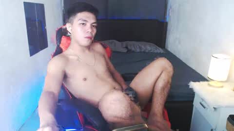 Snapshot of paul968323 chatting on May 2026 01:43:02 AM MrBigPaul online show from May 2026 01:43:02 AM