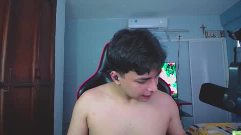 Snapshot of paul_crewe chatting on December 2025 05:52:01 PM paul_crewe online show from December 2025 05:52:01 PM