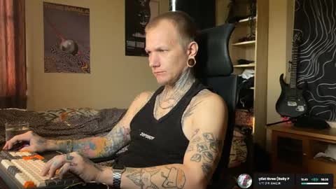 Snapshot of paul_razor chatting on April 2026 02:42:01 AM Paul online show from April 2026 02:42:01 AM