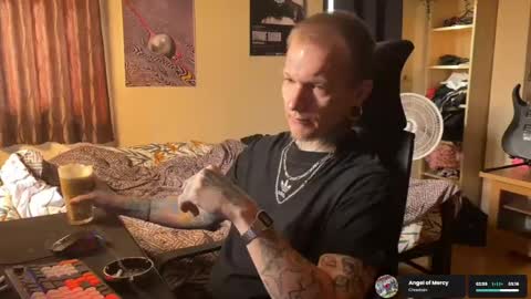 Snapshot of paul_razor chatting on April 2026 01:14:01 AM Paul online show from April 2026 01:14:01 AM