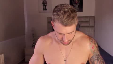 Snapshot of paul_roger chatting on October 2025 10:32:02 PM PAUL ROGER online show from October 2025 10:32:02 PM