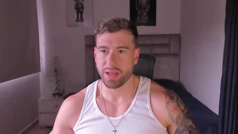 Snapshot of paul_roger chatting on October 2025 01:56:02 PM PAUL ROGER online show from October 2025 01:56:02 PM