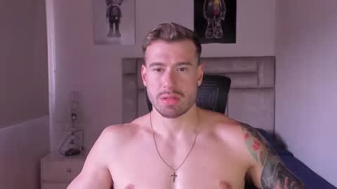 Snapshot of paul_roger chatting on November 2025 04:29:01 PM PAUL ROGER online show from November 2025 04:29:01 PM