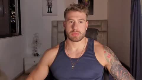 Snapshot of paul_roger chatting on November 2025 11:10:02 PM PAUL ROGER online show from November 2025 11:10:02 PM