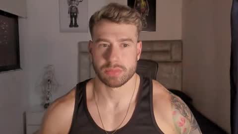 Snapshot of paul_roger chatting on November 2025 12:49:02 AM PAUL ROGER online show from November 2025 12:49:02 AM