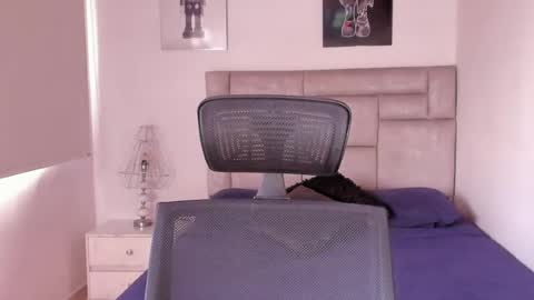 PAUL ROGER online show from June 2026 06:56:01 PM