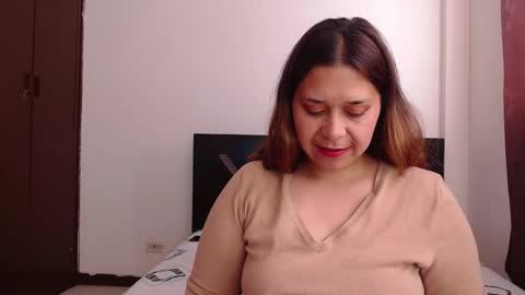 Snapshot of paula_anderson chatting on September 2025 05:13:02 PM PAULA online show from September 2025 05:13:02 PM