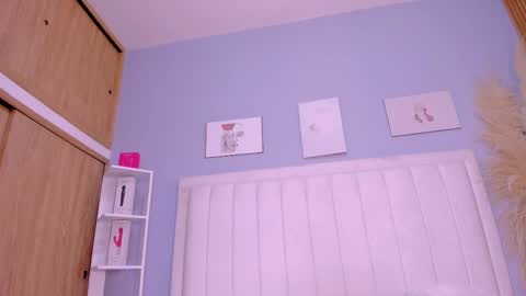 Pau online show from October 2025 07:00:01 PM