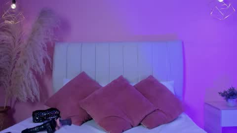 Snapshot of paulacastilla chatting on November 2025 03:34:01 AM Pau online show from November 2025 03:34:01 AM