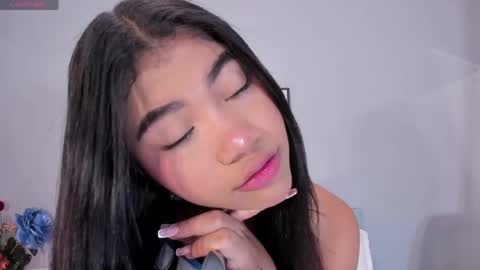 Snapshot of paulete_w chatting on May 2026 12:31:02 PM Pau online show from May 2026 12:31:02 PM