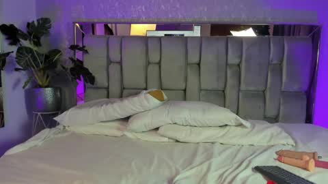 PAULINA  online show from March 2026 09:42:01 PM