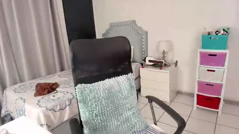 Paulina online show from March 2026 01:23:02 AM