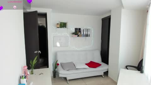 paulina online show from May 2026 06:46:01 PM